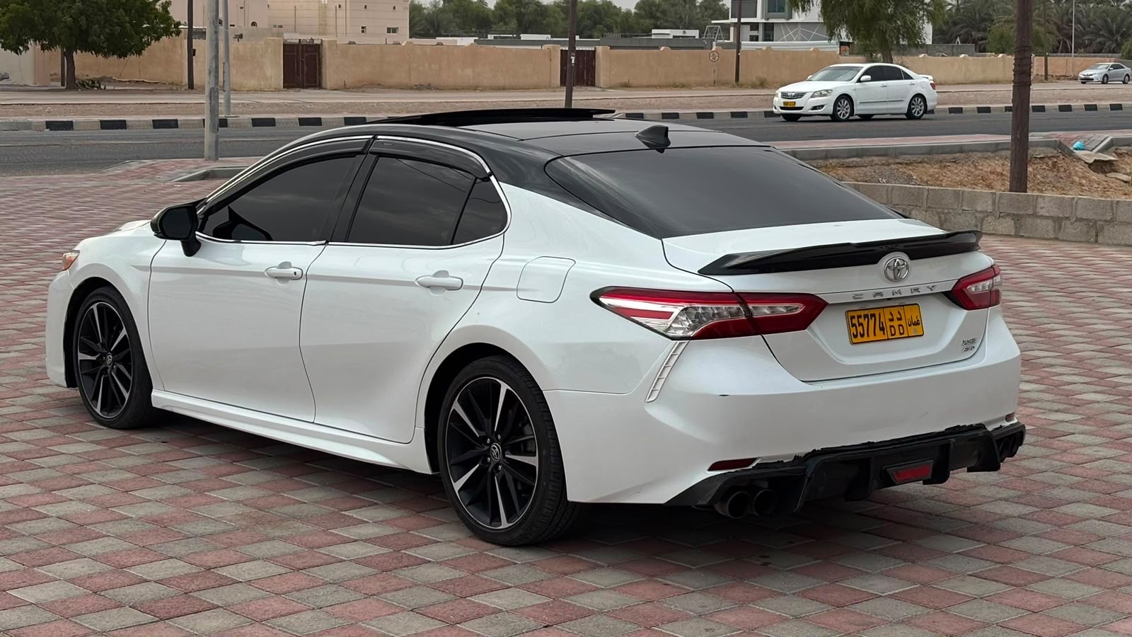 2020 Toyota Camry XSE thumbnail 9