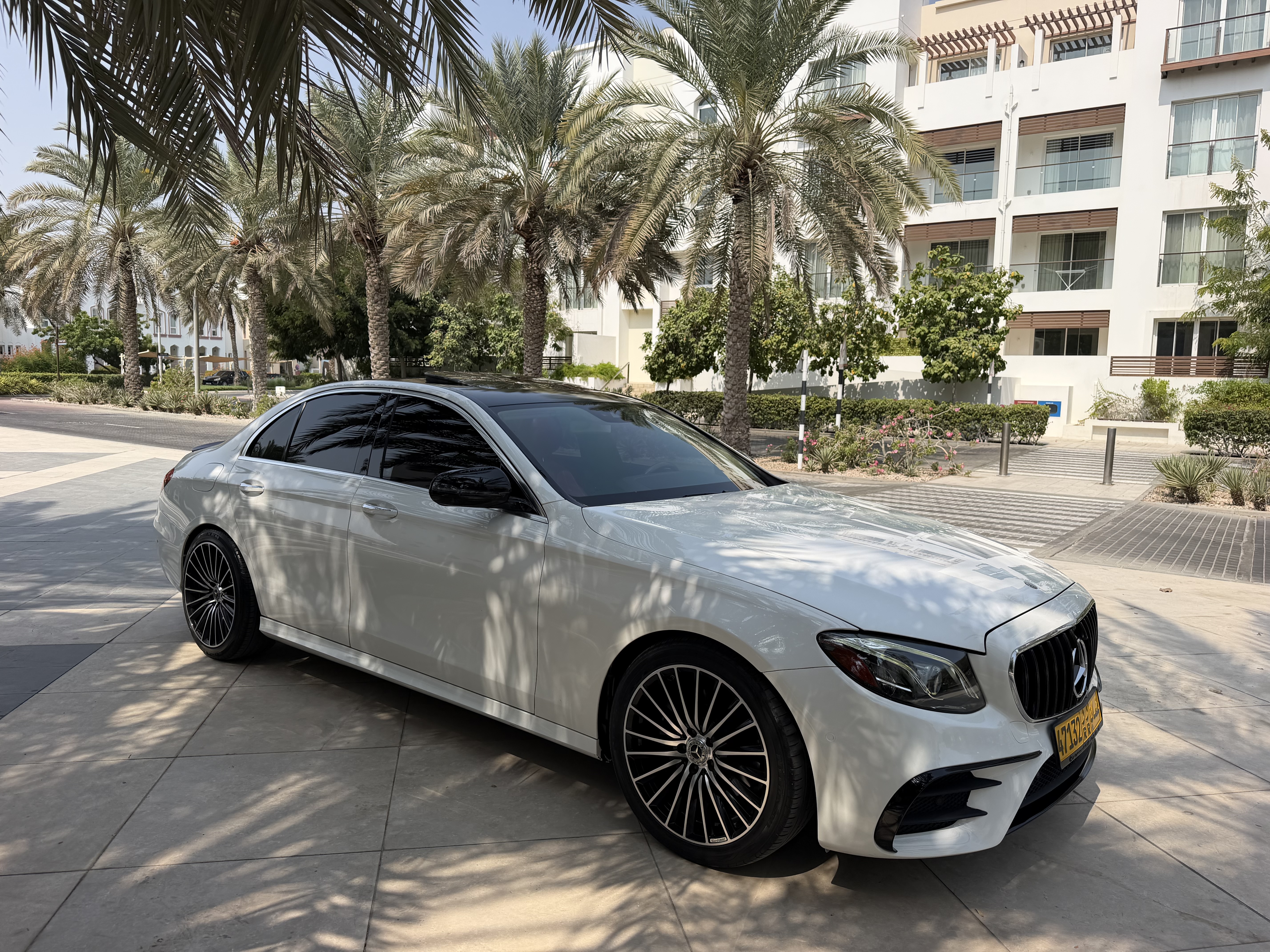 2018 Mercedes-Benz E-Class E 300 e thumbnail 3