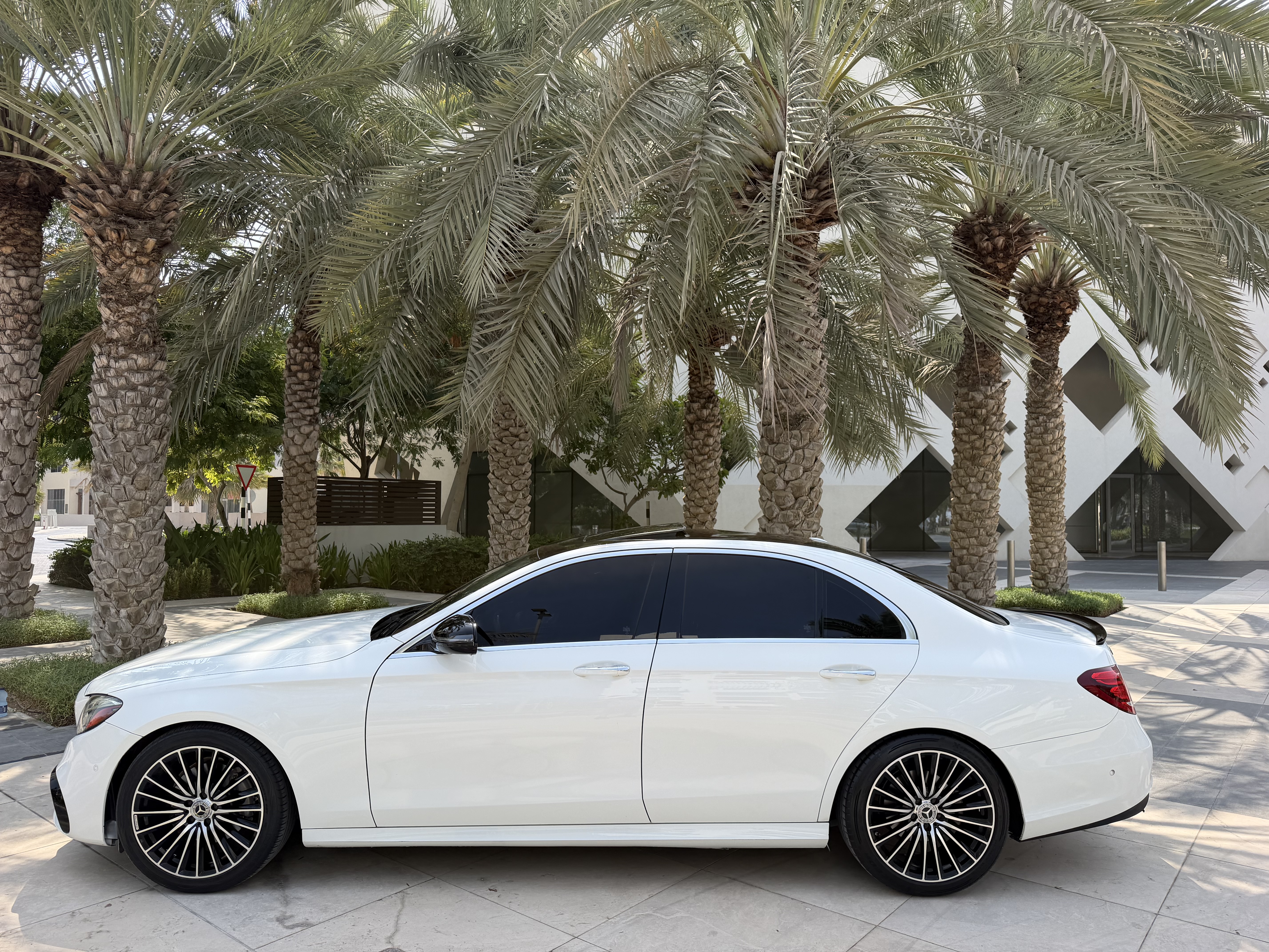 2018 Mercedes-Benz E-Class E 300 e thumbnail 6
