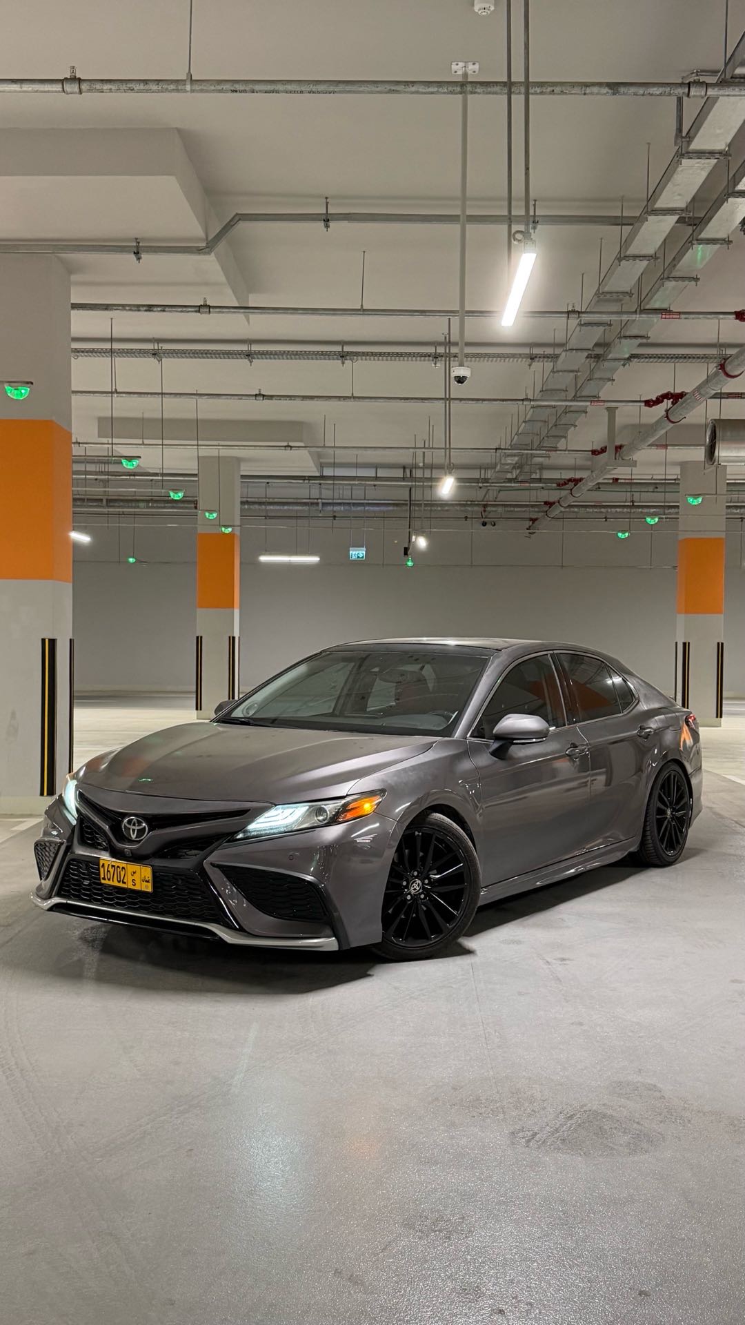 2021 Toyota Camry XSE thumbnail 3