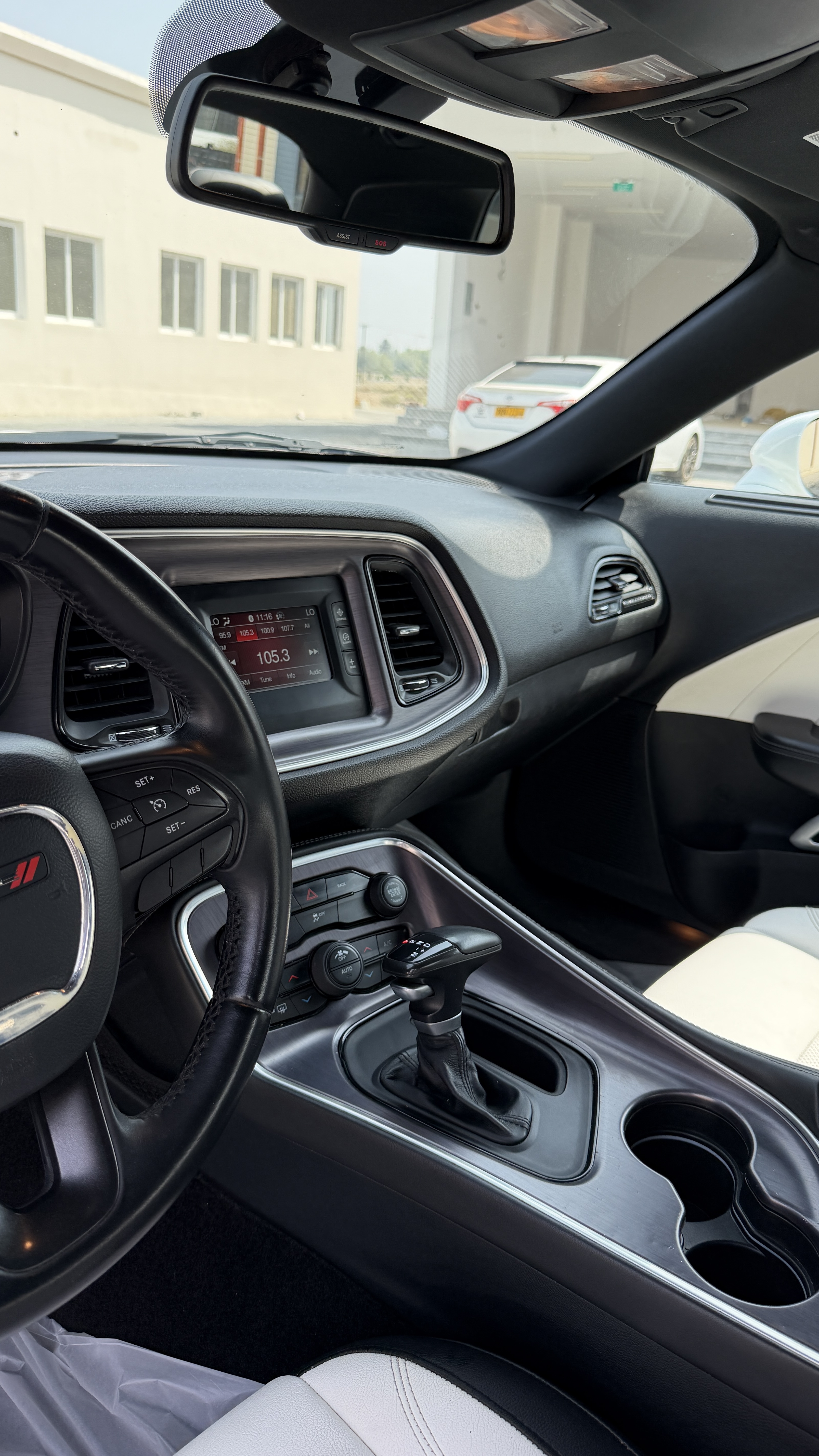 2016 Dodge Challenger SXT thumbnail 9