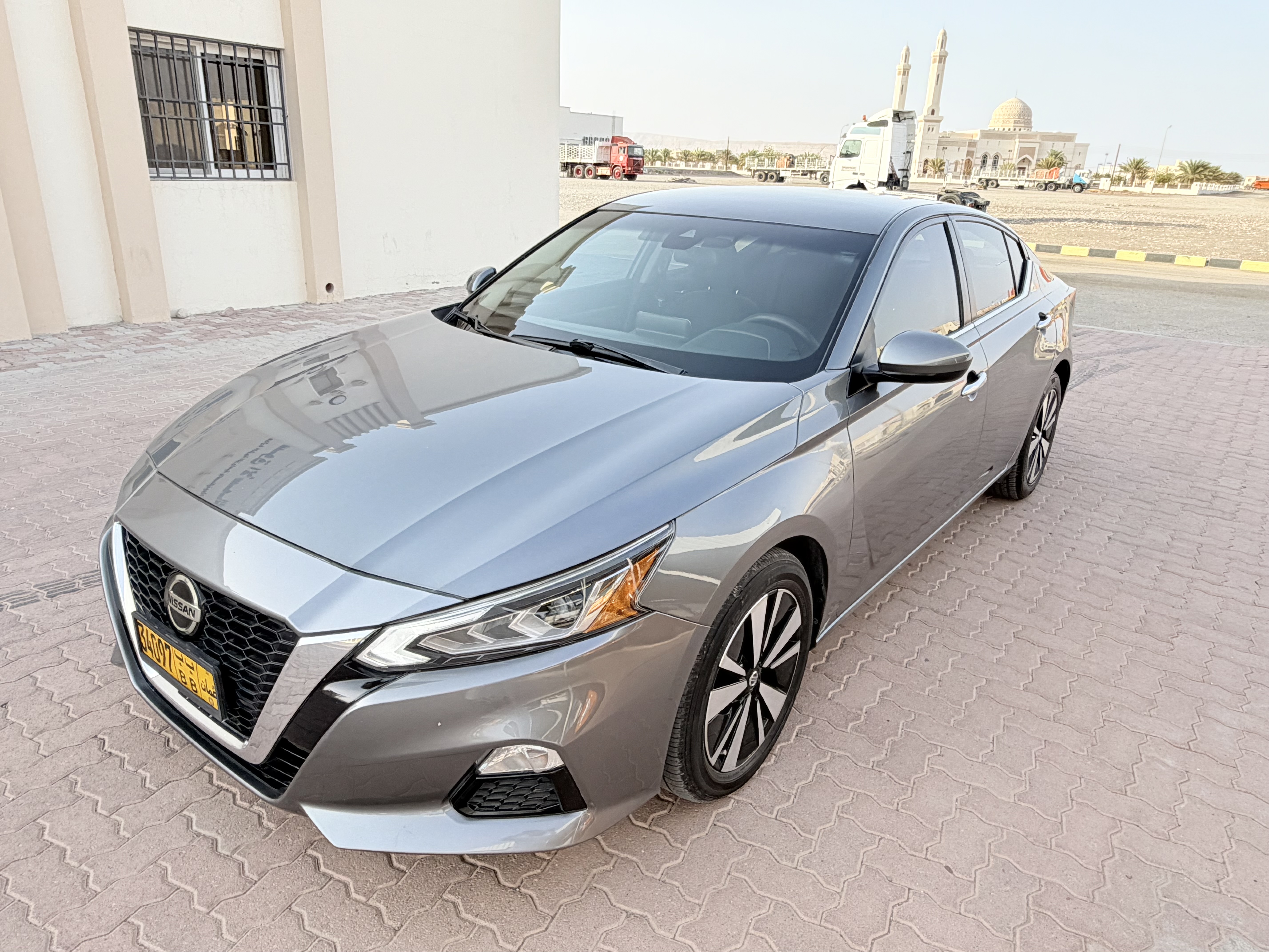 2021 Nissan Altima SV thumbnail 2