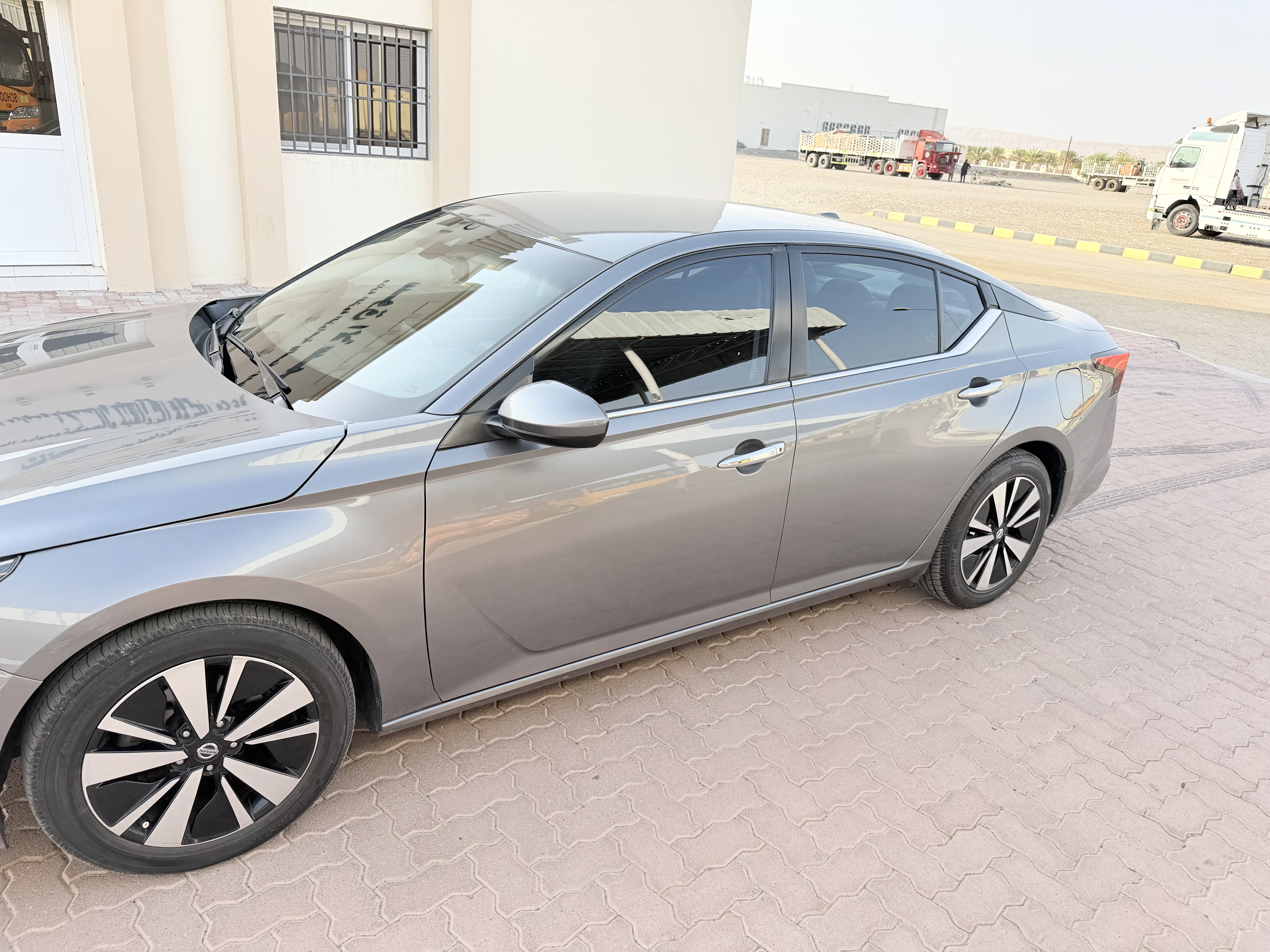 2021 Nissan Altima SV thumbnail 6
