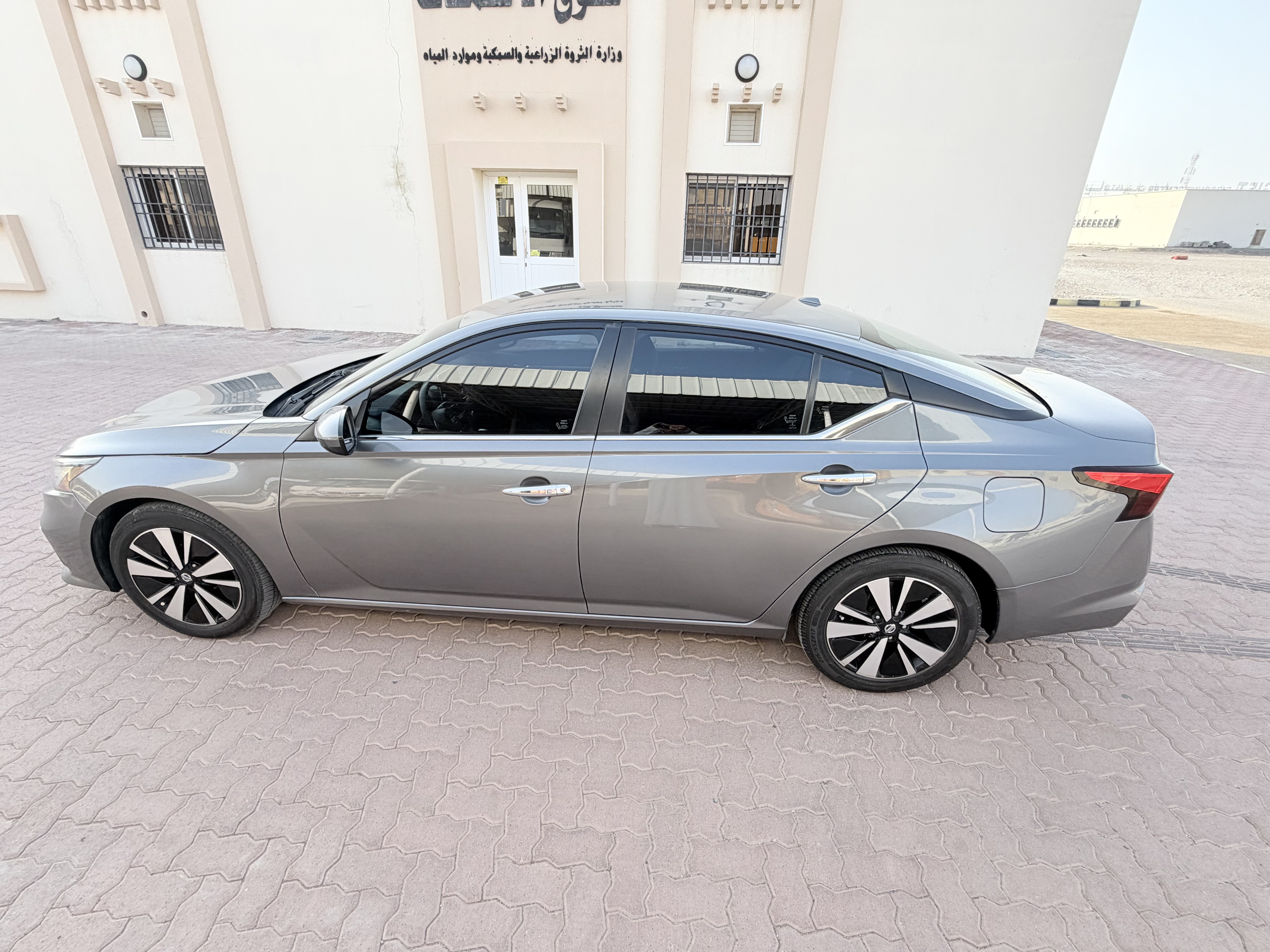 2021 Nissan Altima SV thumbnail 15