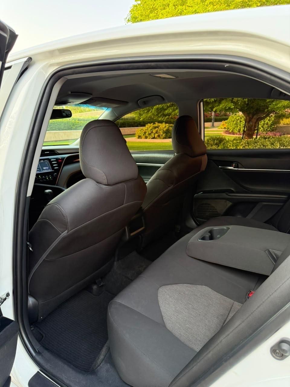 2019 Toyota Camry LE thumbnail 4