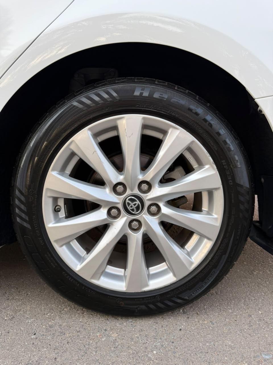 2019 Toyota Camry LE thumbnail 11