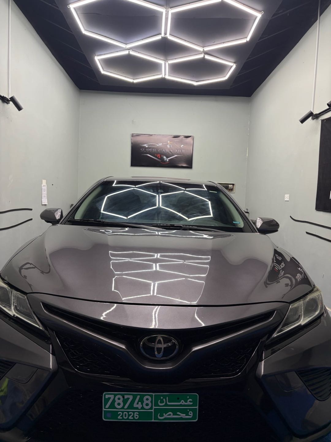 2018 Toyota Camry SE thumbnail 2