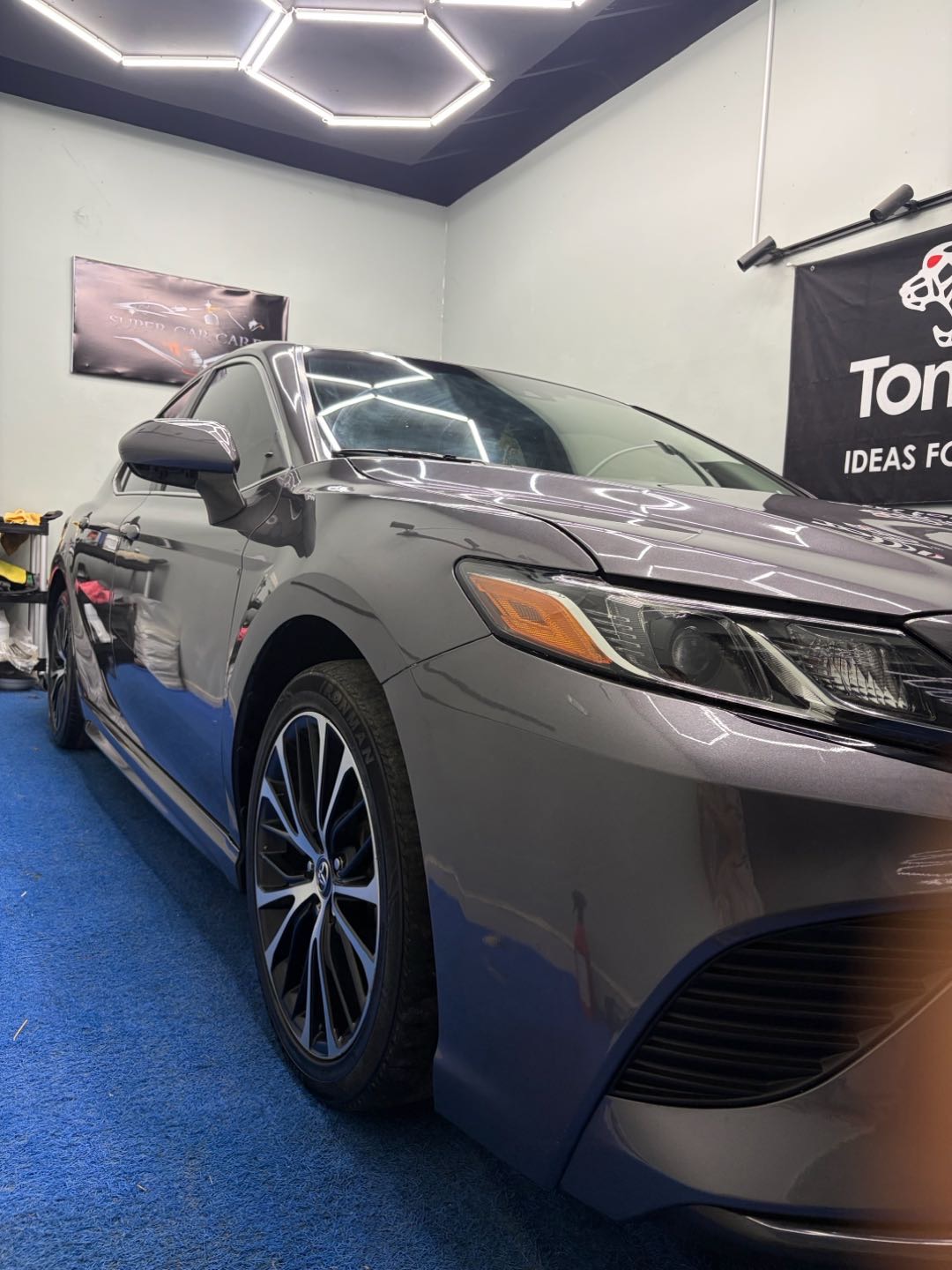 2018 Toyota Camry SE thumbnail 23