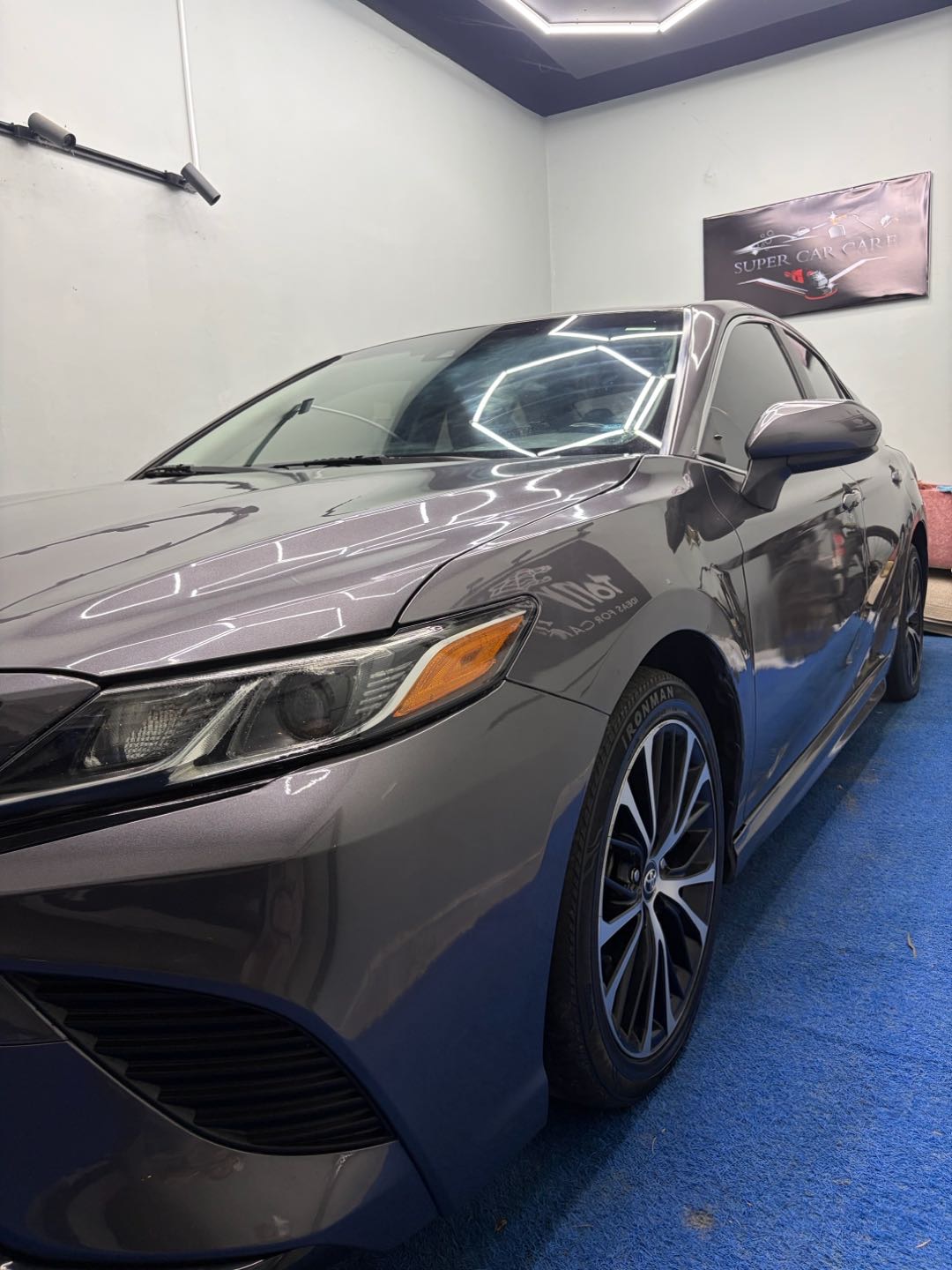 2018 Toyota Camry SE thumbnail 24