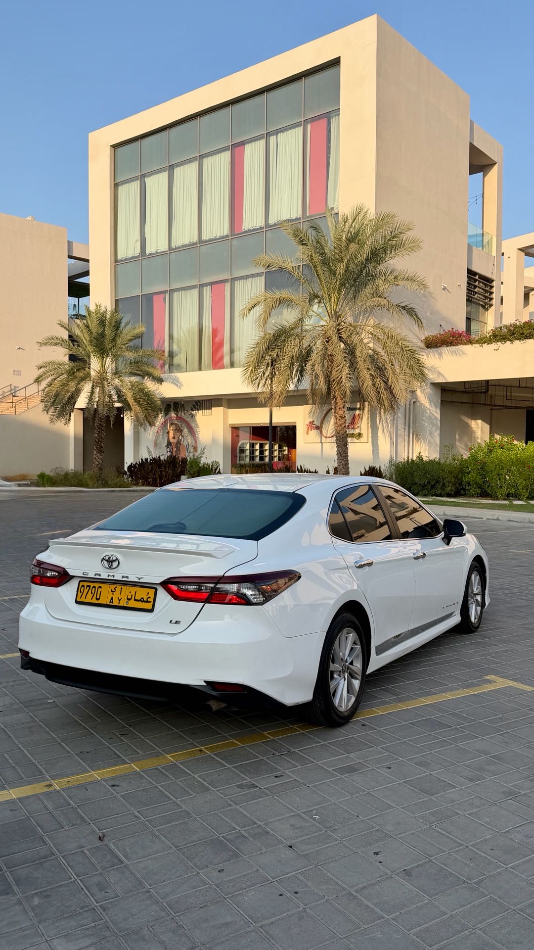 2021 Toyota Camry LE thumbnail 4