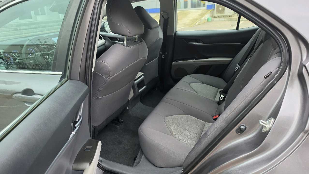 2022 Toyota Camry LE thumbnail 9
