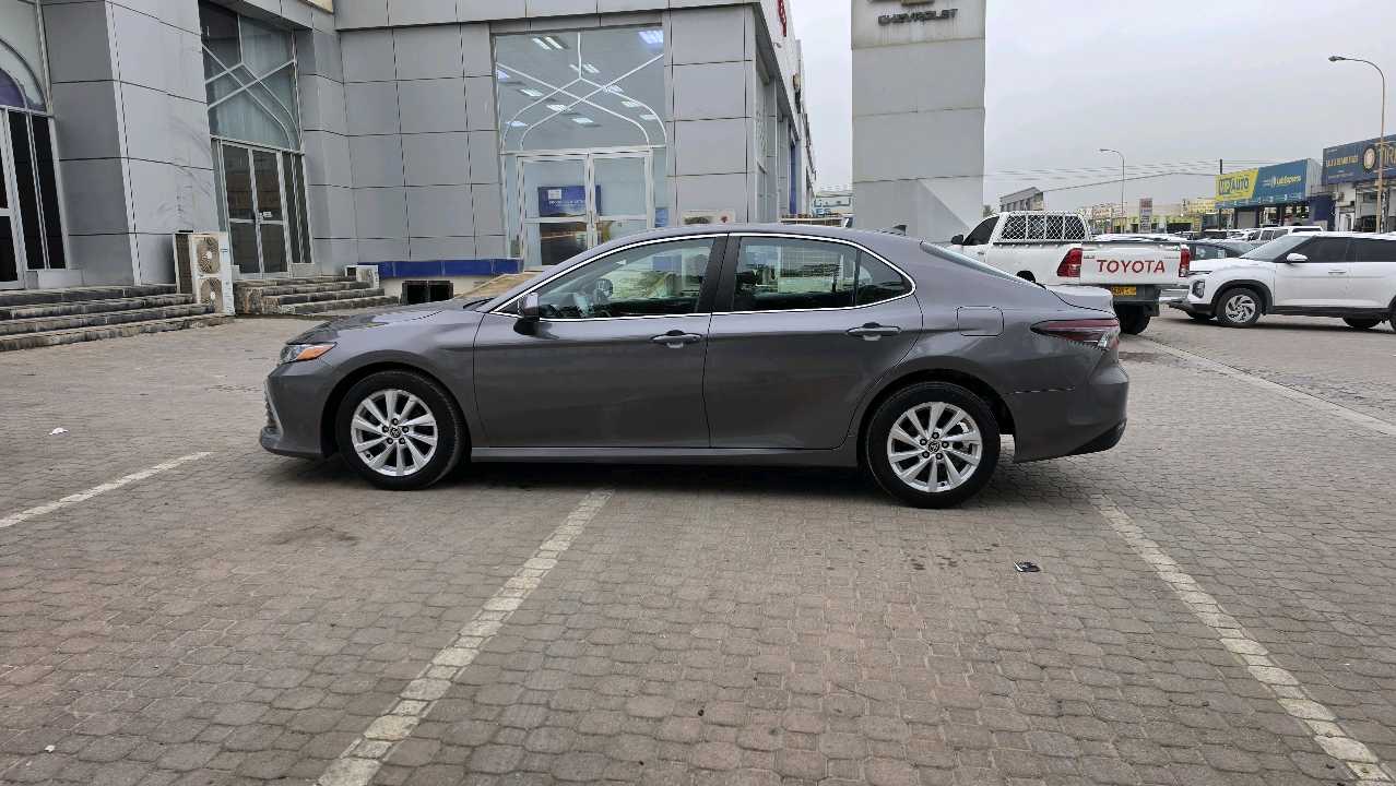 2022 Toyota Camry LE thumbnail 10