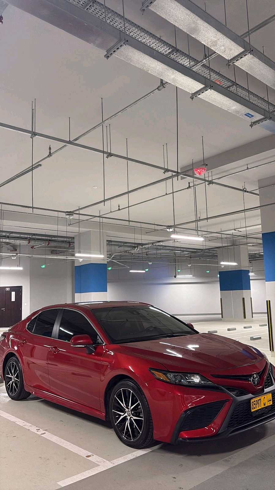 2022 Toyota Camry SE thumbnail 3