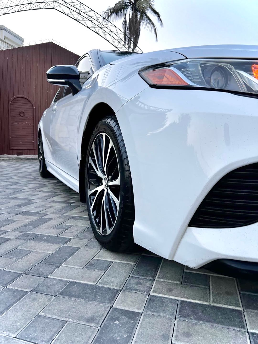 2018 Toyota Camry SE thumbnail 5