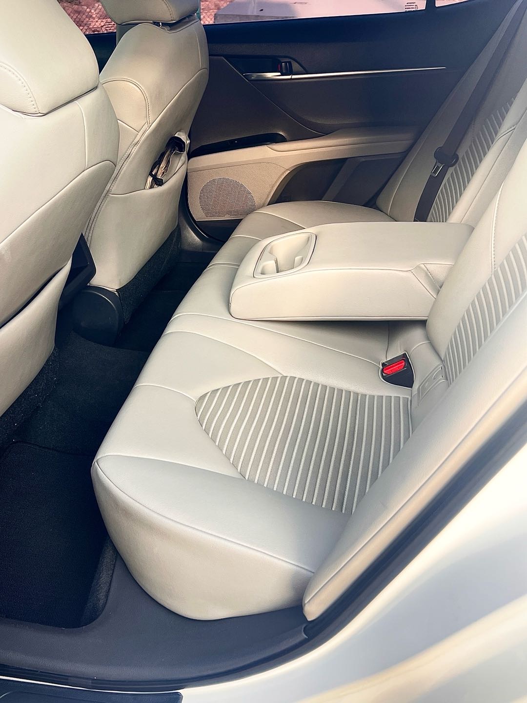 2018 Toyota Camry SE thumbnail 14