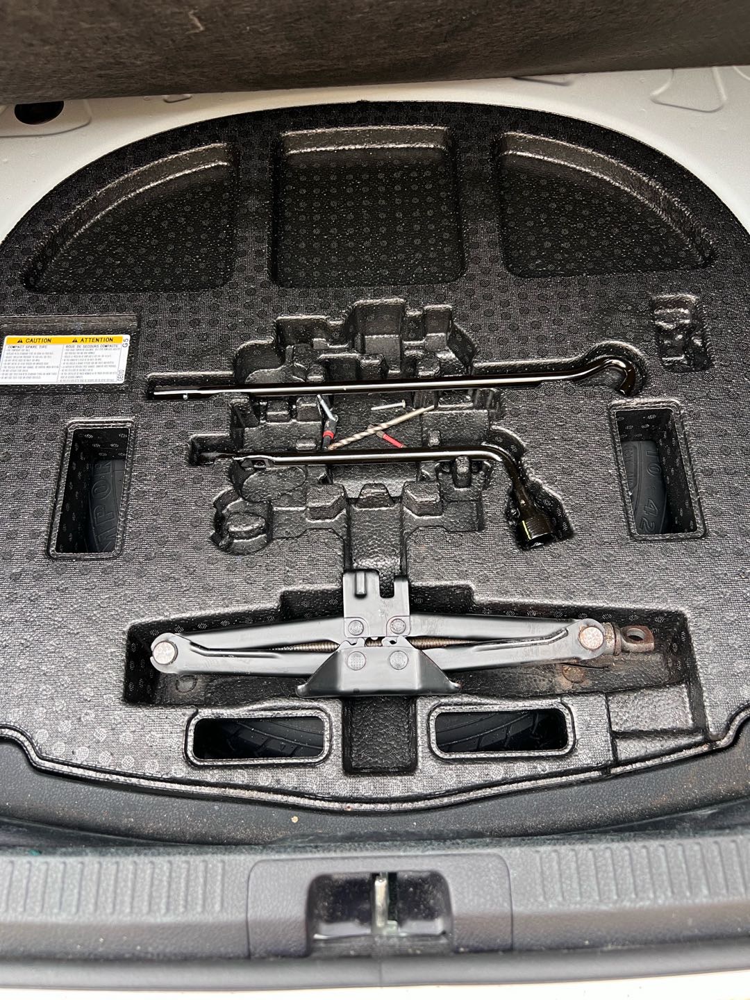 2021 Toyota Camry SE thumbnail 3
