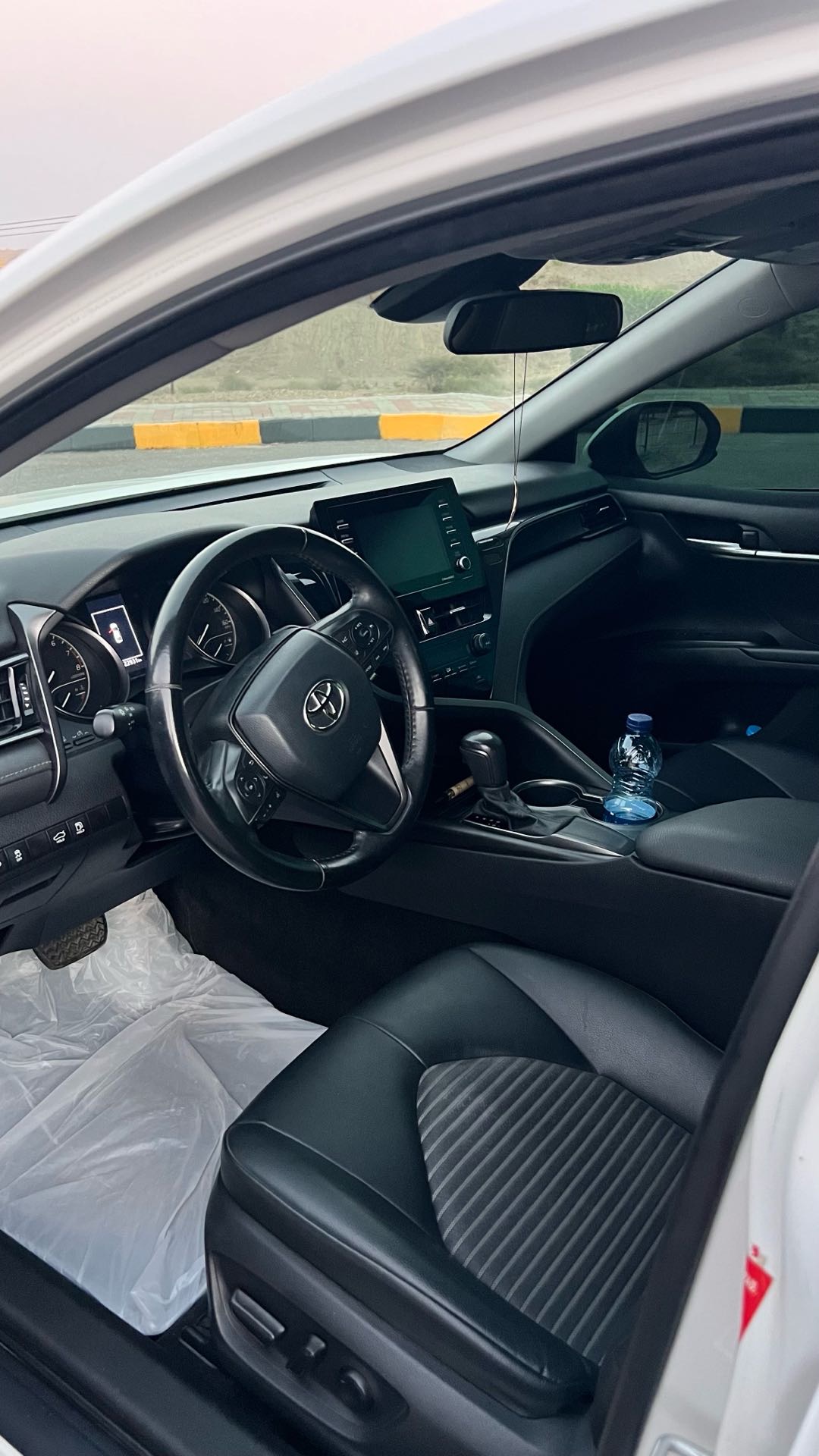 2021 Toyota Camry SE thumbnail 5