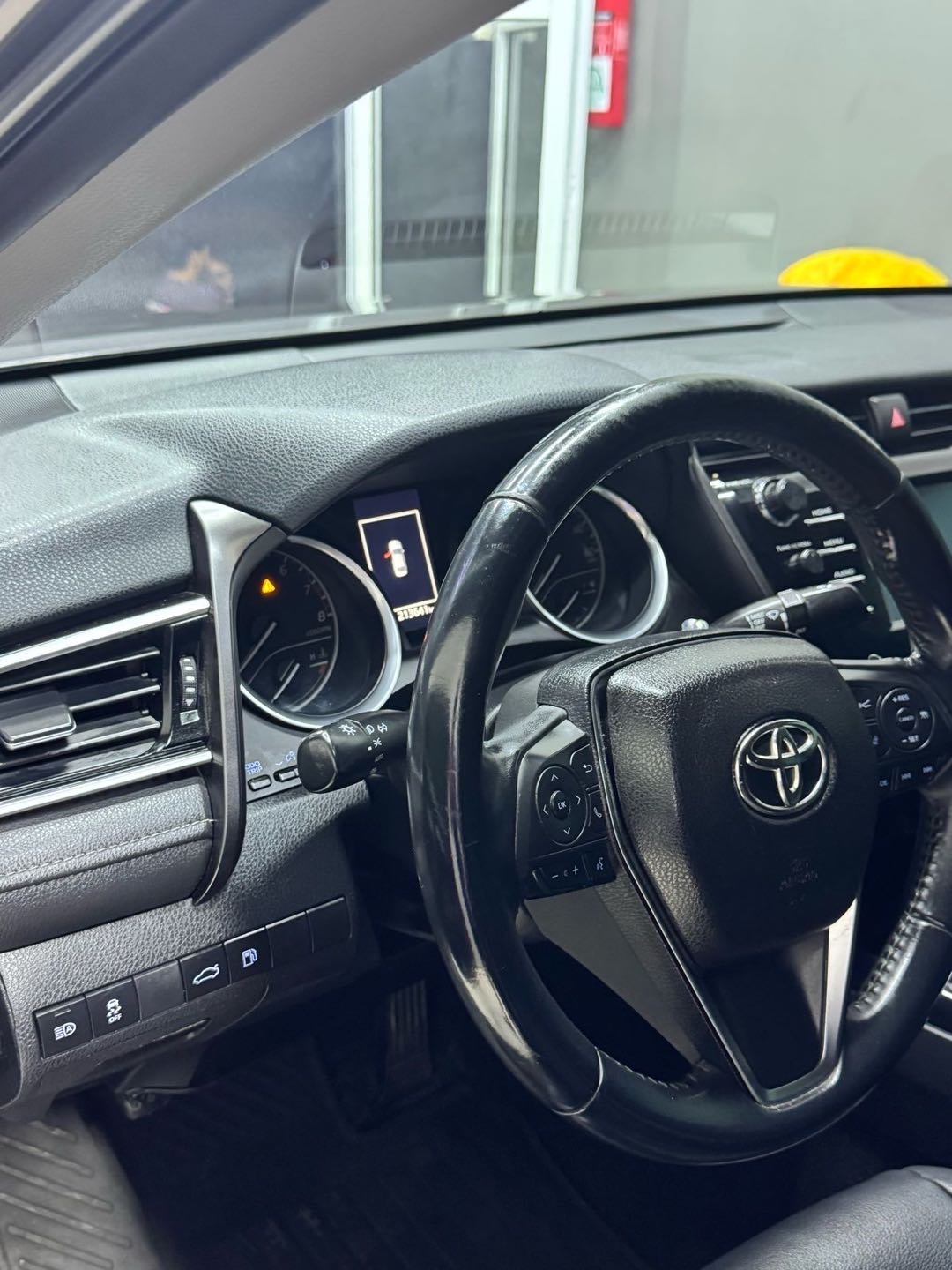 2018 Toyota Camry SE thumbnail 7