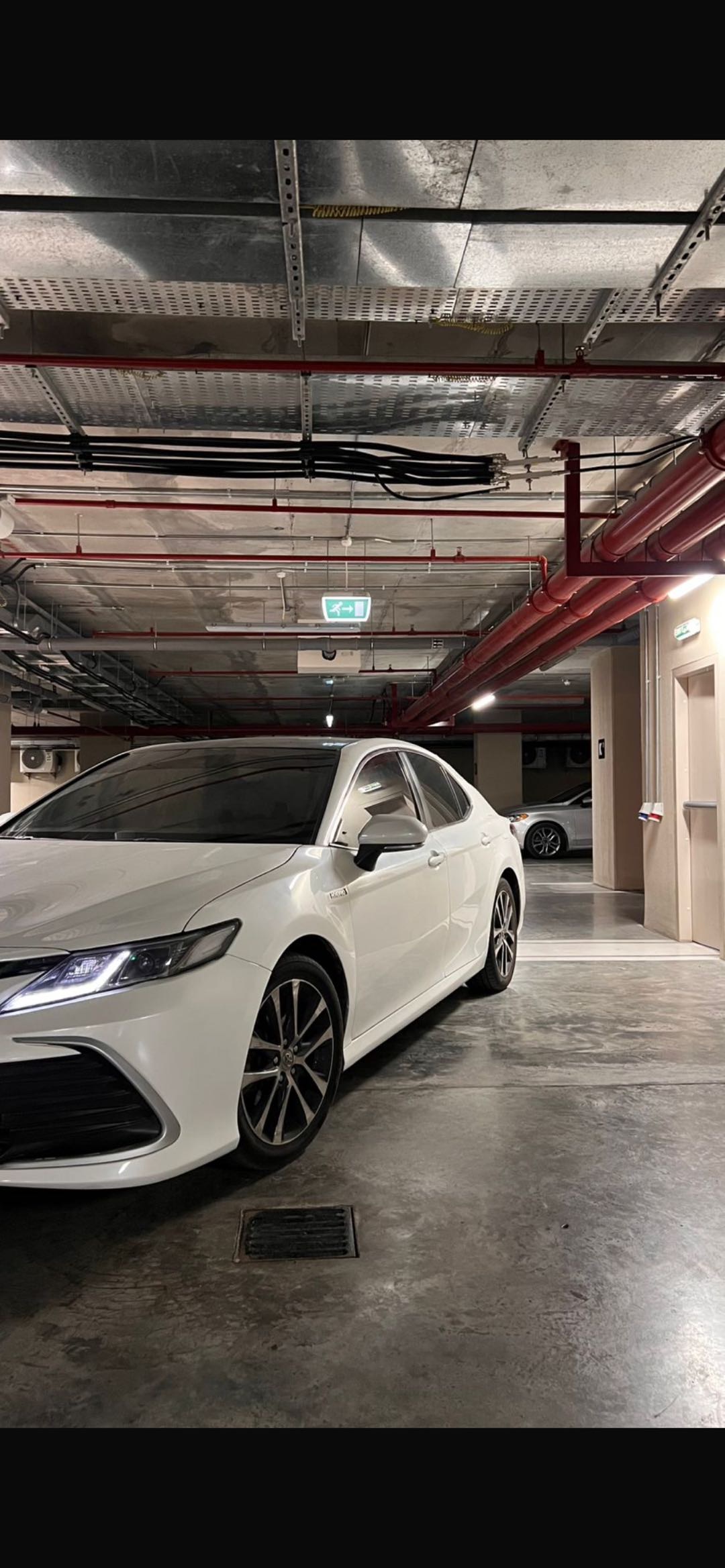 2021 Toyota Camry GLE thumbnail 8